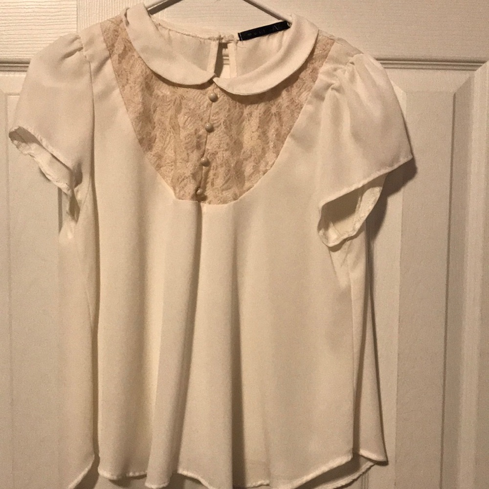 Chic vintage top!